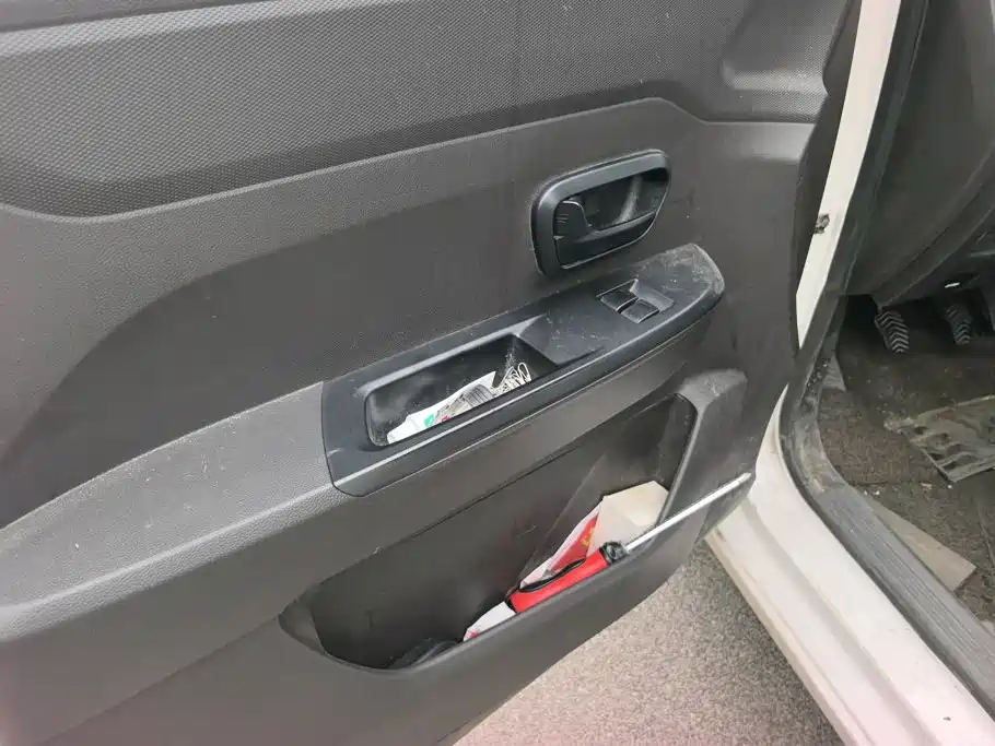 Wuling Hongguang V — миниатюра 7