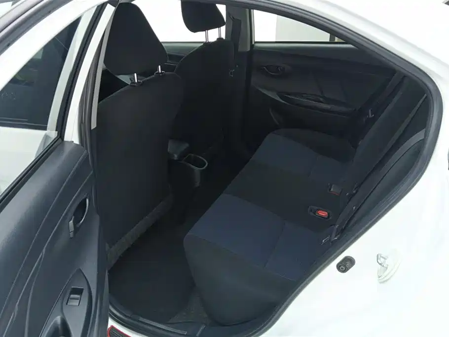 TOYOTA YARIS L TO ENJOY