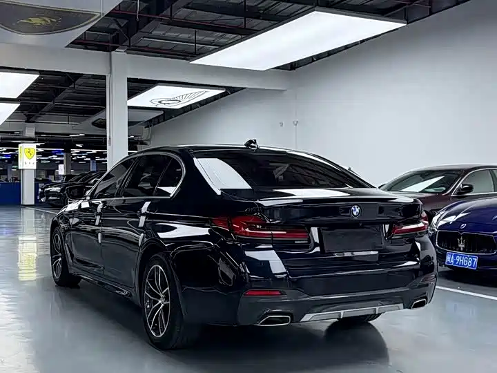 BMW 5 Series — миниатюра 21