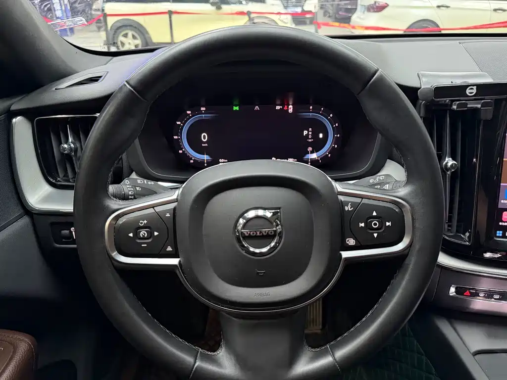 Volvo XC60 — миниатюра 10