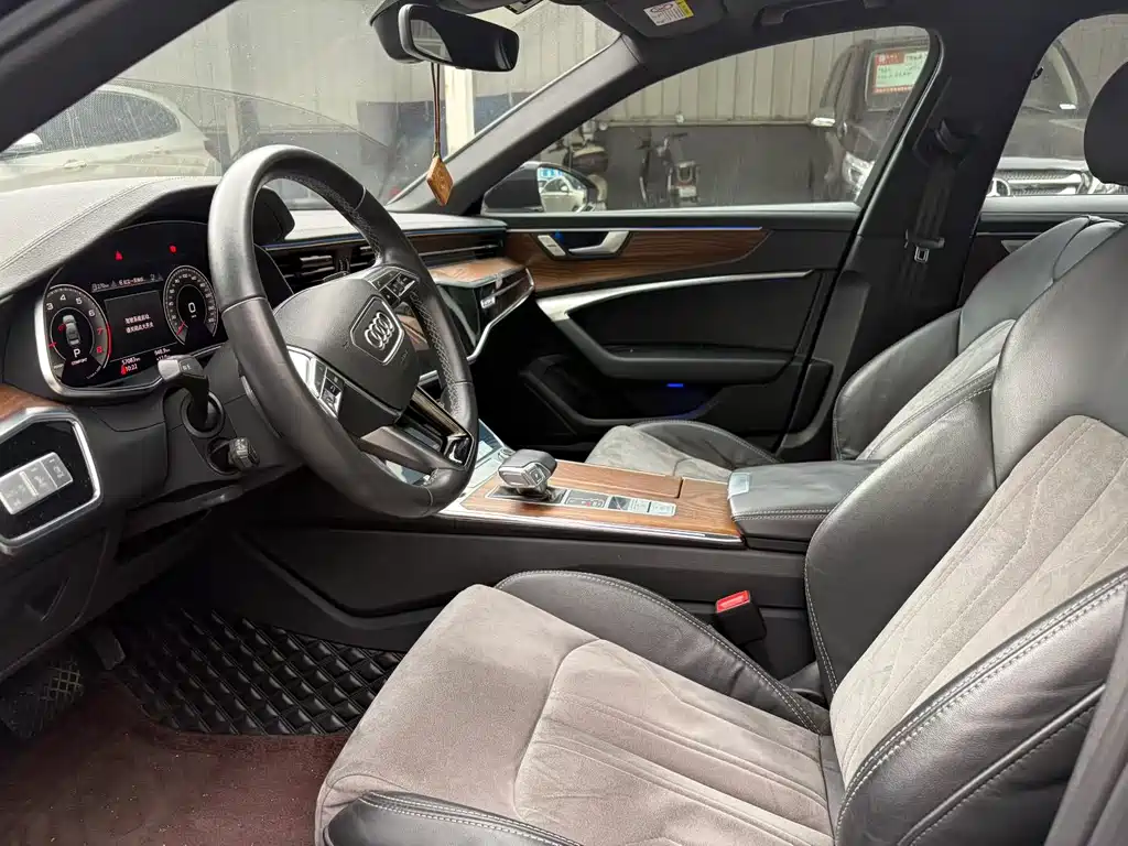 Audi A6L 2021 40 TFSI Luxury