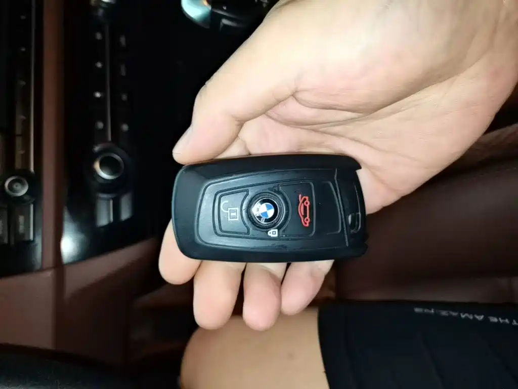 BMW 5 Series — миниатюра 9