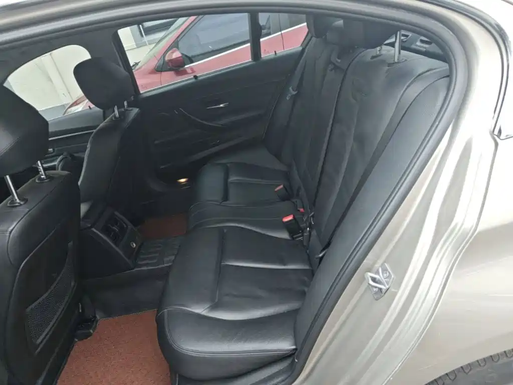 BMW 3 Series — миниатюра 17