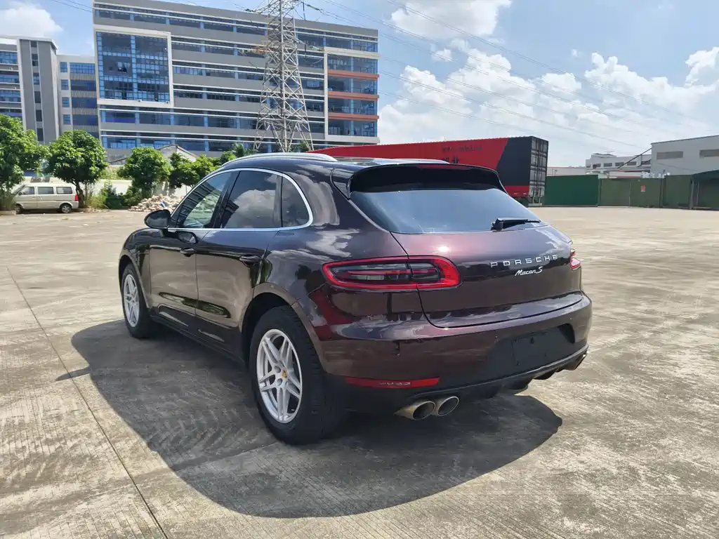 Porsche Macan — миниатюра 4
