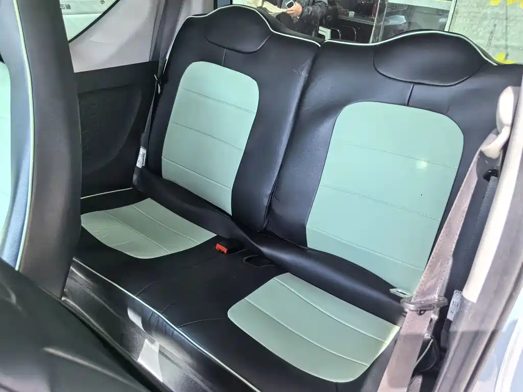 Wuling MINIEV — миниатюра 8
