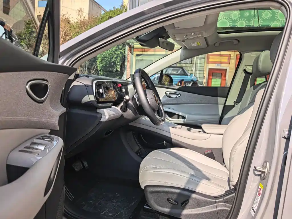BYD Sealion 05 EV — миниатюра 5