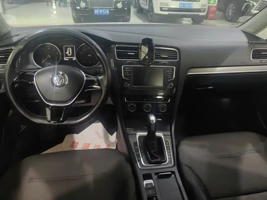 Volkswagen Golf — миниатюра 12