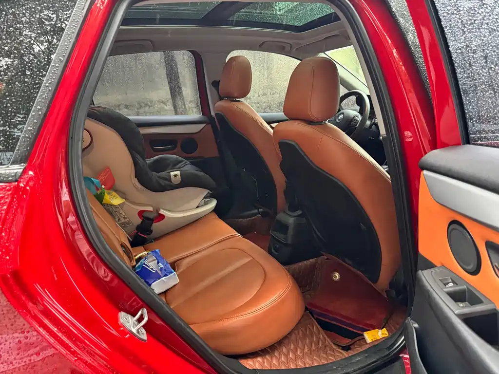 BMW 2 Series Active Tourer — миниатюра 5