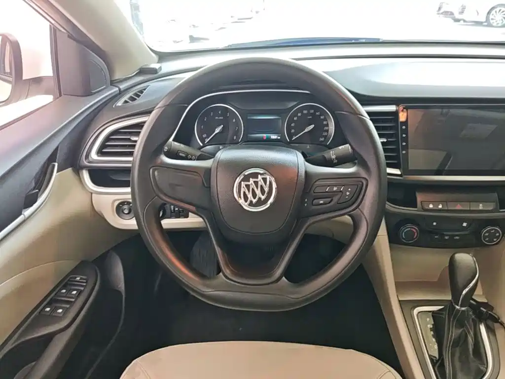 Buick Excelle — миниатюра 11