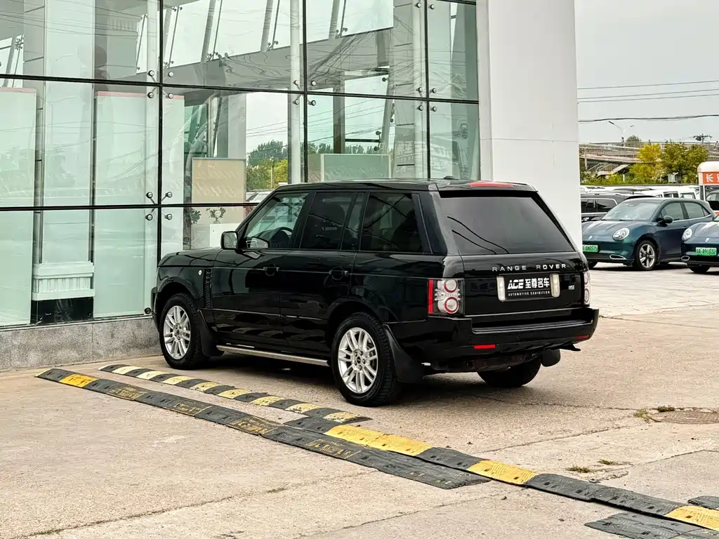 Land Rover Range Rover — миниатюра 6