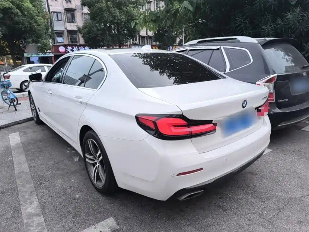 BMW 5 Series — миниатюра 5