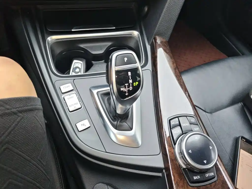 BMW 3 Series — миниатюра 14