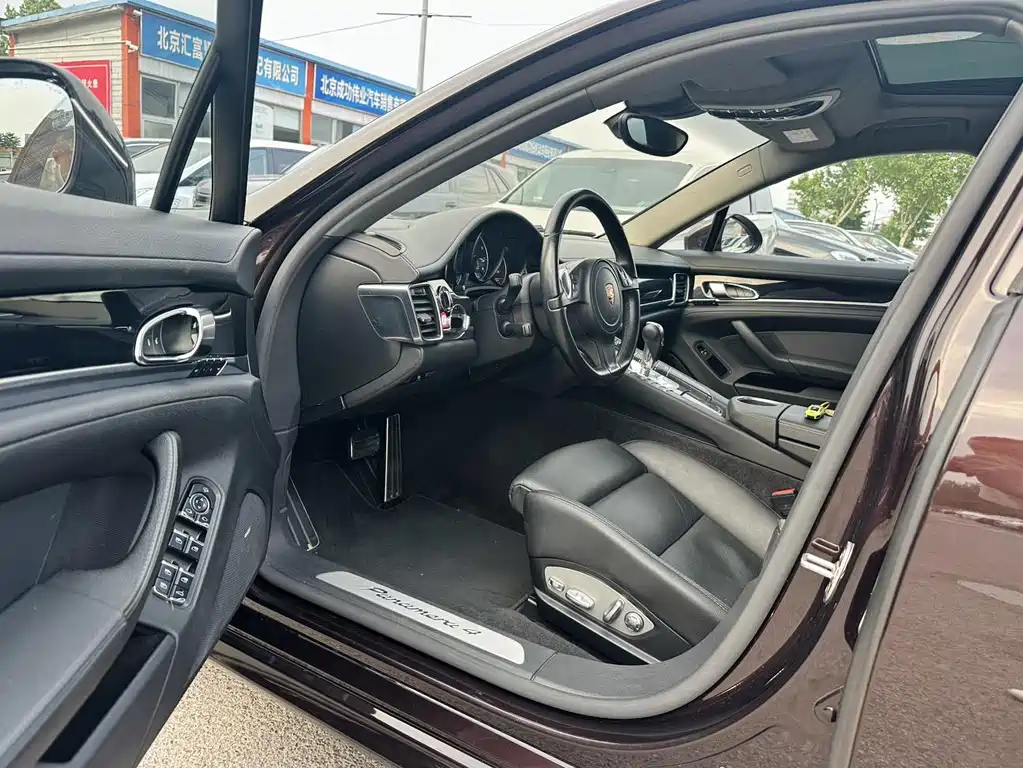Porsche Panamera 2014 Panamera 4 3.0T