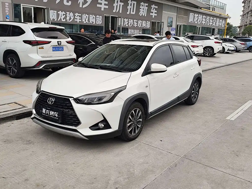 Toyota Yaris L 2022