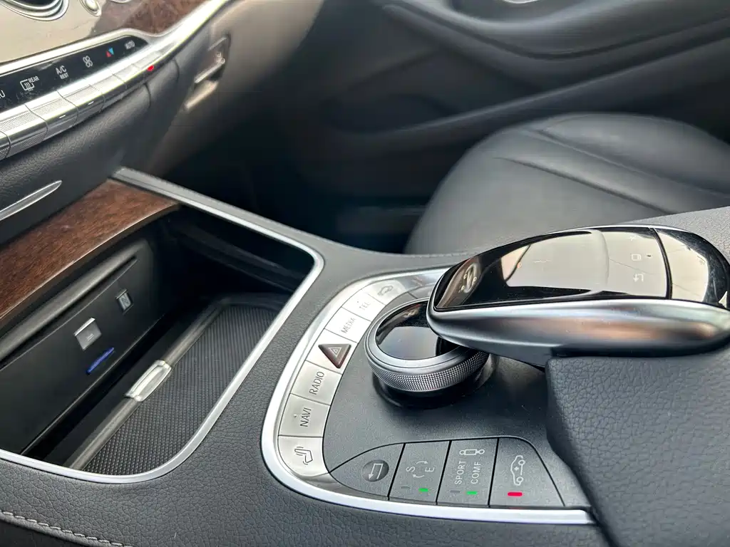 Mercedes-Benz S-Class — миниатюра 7