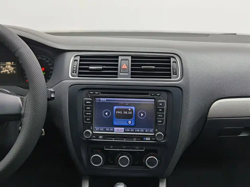 Volkswagen Sagitar — миниатюра 12