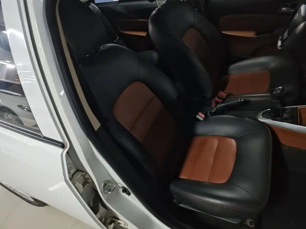 Geely King Kong — миниатюра 25