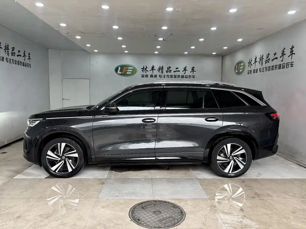Volkswagen Tavendor 2023 380TSI R-Line