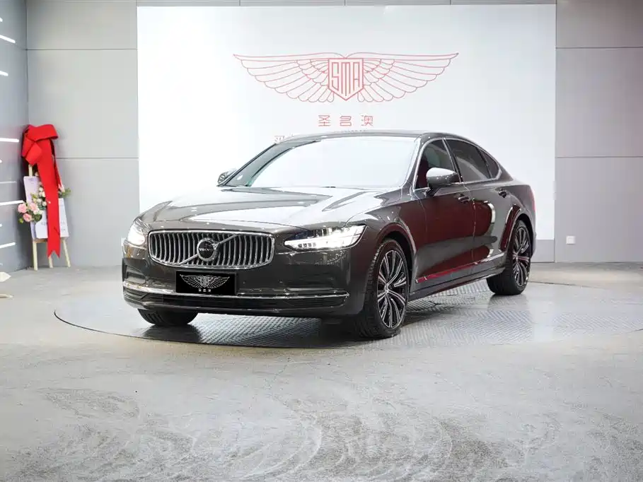 Volvo S90 2025 B5 Smart Vision Luxury Edition