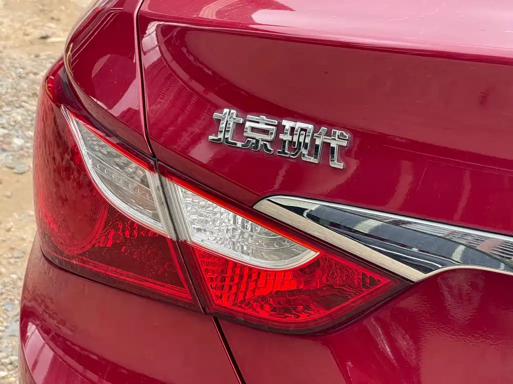 Hyundai Sonata — миниатюра 8