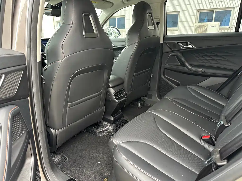 Roewe RX5 — миниатюра 8