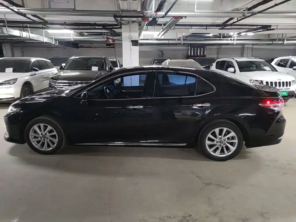 Toyota Camry — миниатюра 4