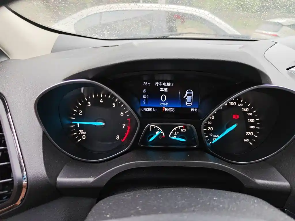 Ford Kuga — миниатюра 8