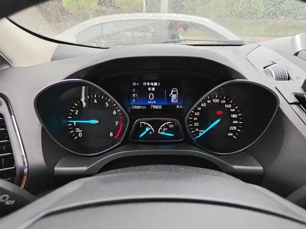 Ford Kuga — миниатюра 7