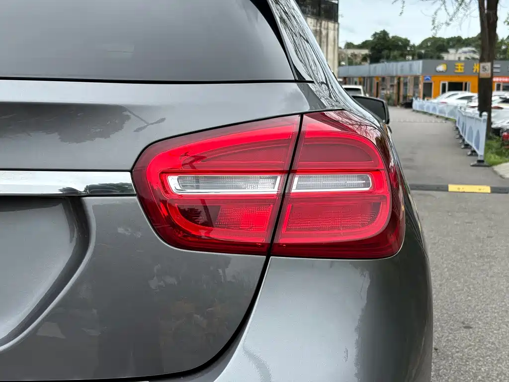Mercedes-Benz GLA — миниатюра 9