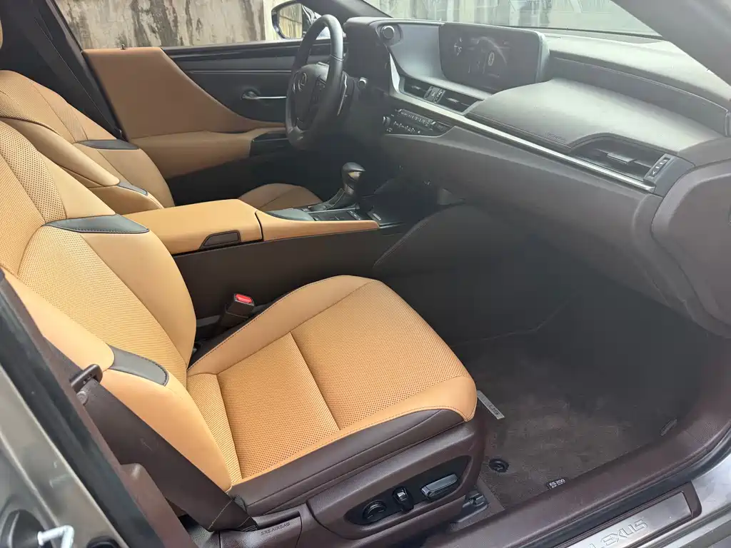 Lexus ES — миниатюра 13