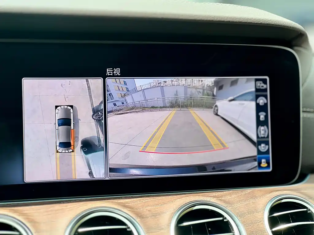 Mercedes-Benz E-Class — миниатюра 14