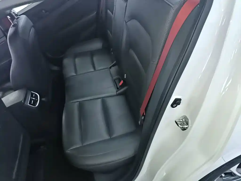 Hyundai Elantra — миниатюра 17