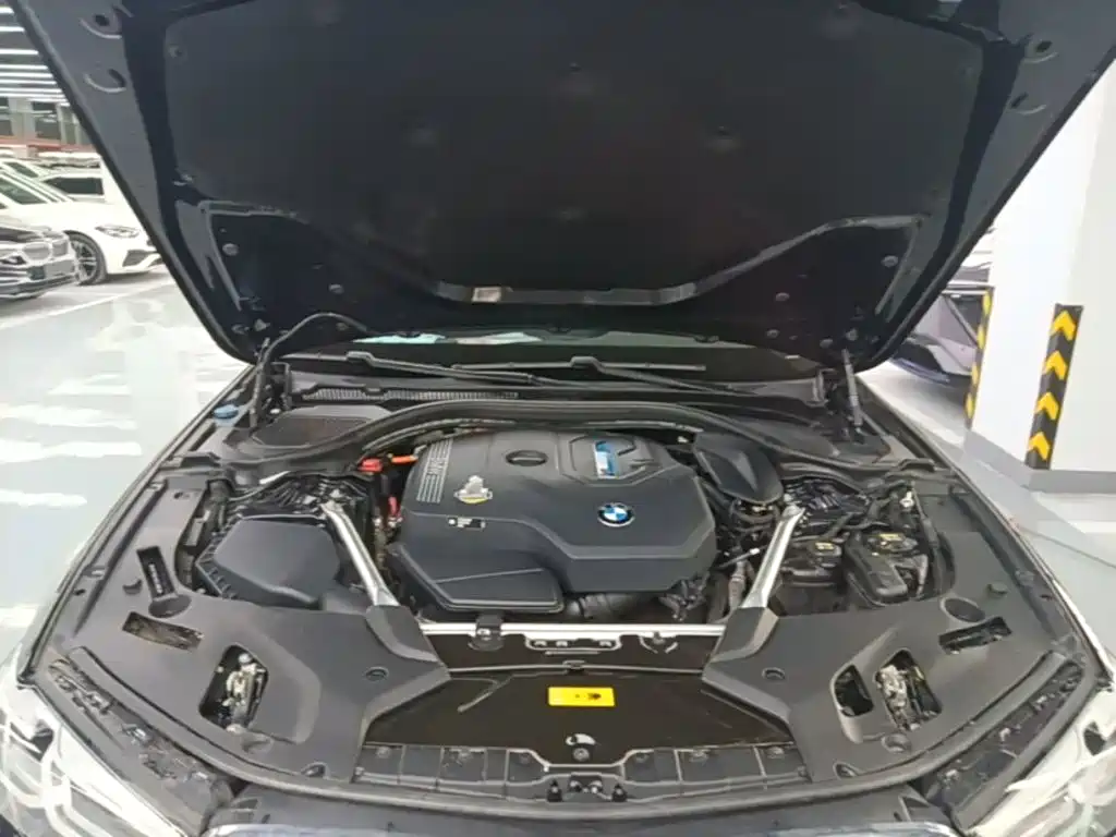 BMW 5 Series New Energy — миниатюра 20