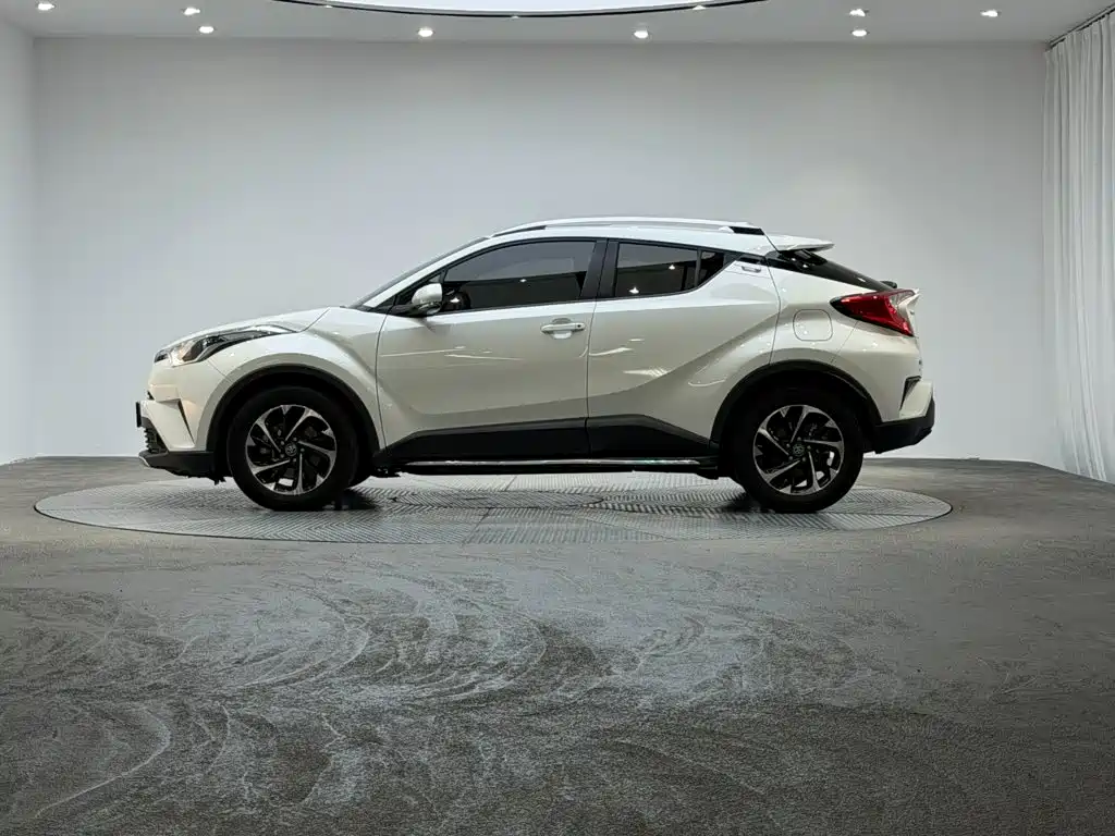 Toyota IZOA — миниатюра 4