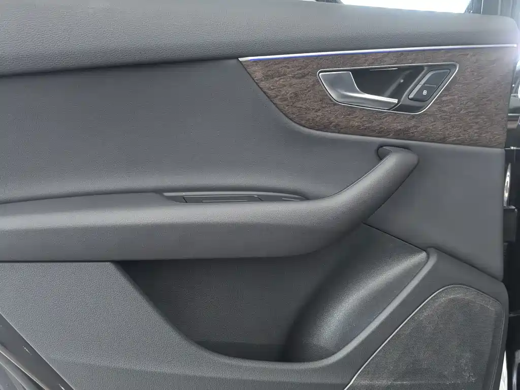 Audi Q7 — миниатюра 13