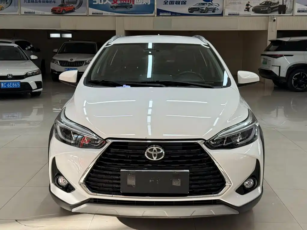 Toyota Yaris L — миниатюра 2