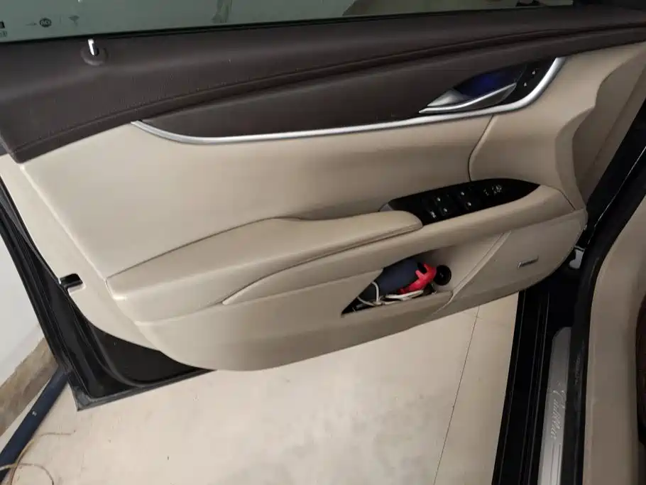 Cadillac XTS — миниатюра 7