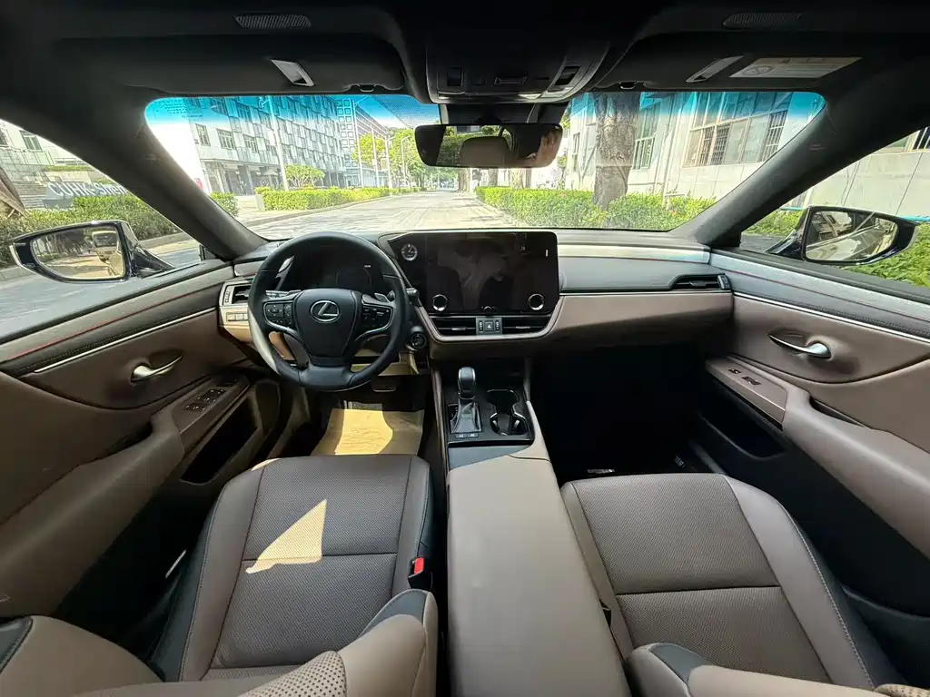Lexus ES — миниатюра 6