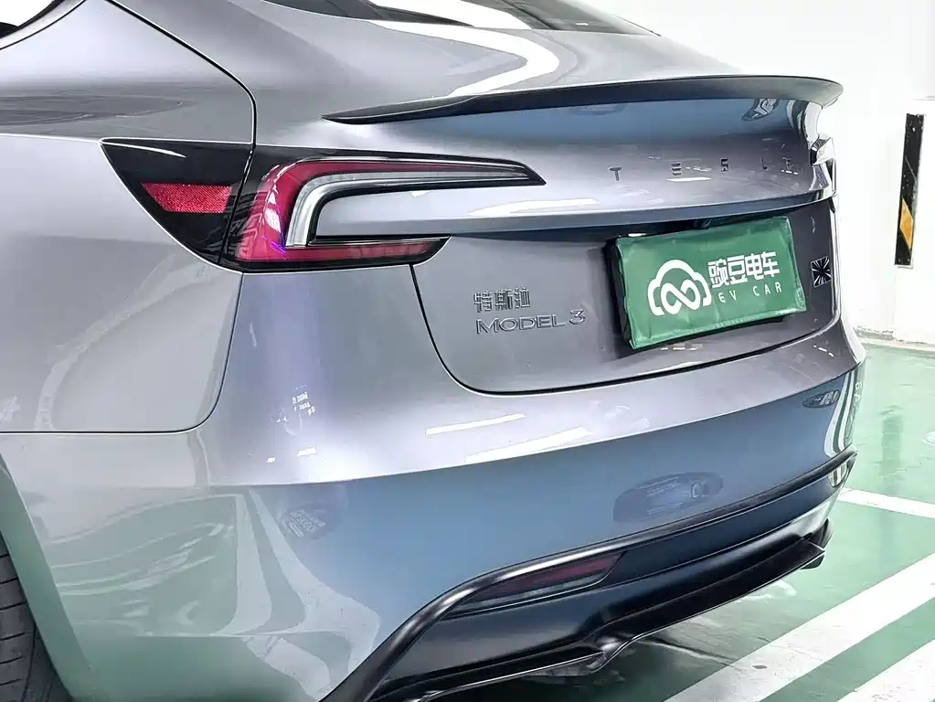 Tesla Model 3 — миниатюра 19