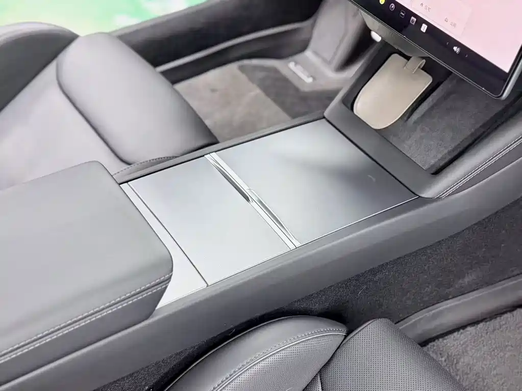 Tesla Model 3 — миниатюра 11