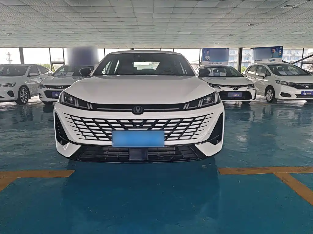Changan Eado — миниатюра 6