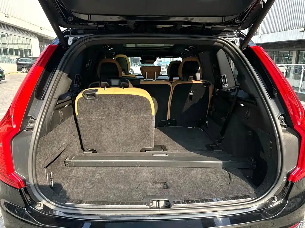 Volvo XC90 — миниатюра 13