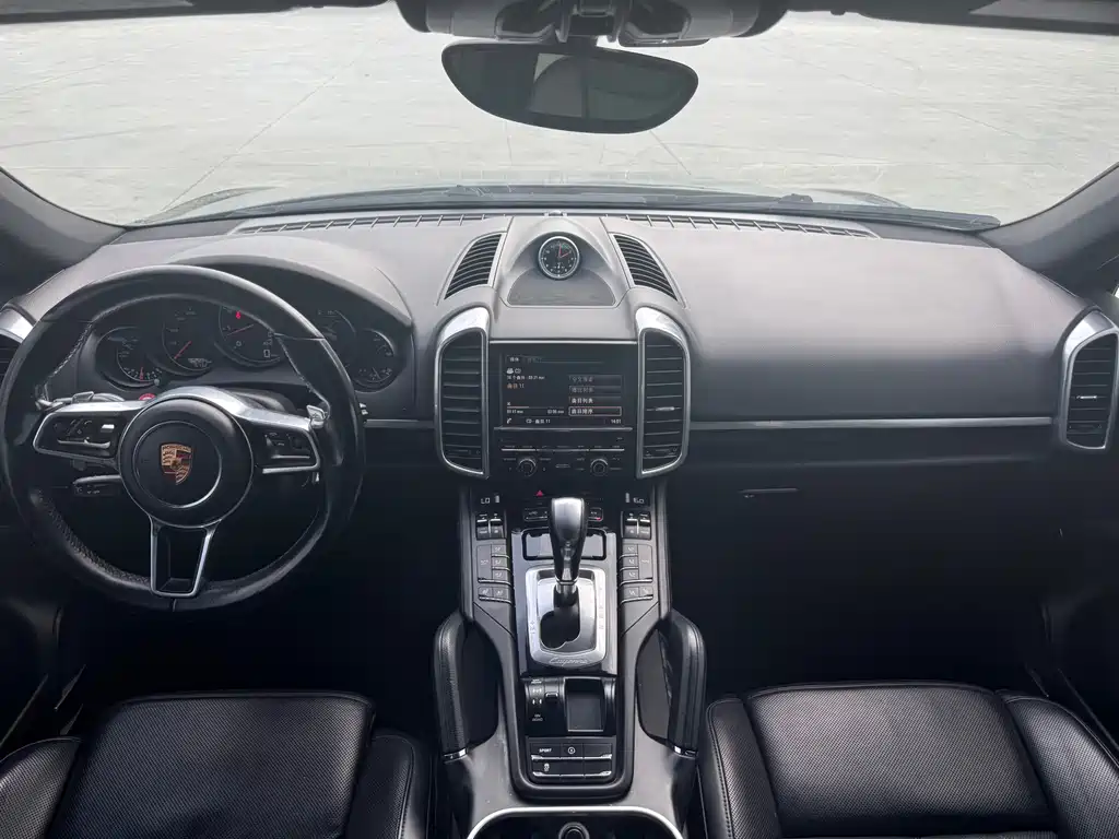 Porsche Cayenne — миниатюра 5