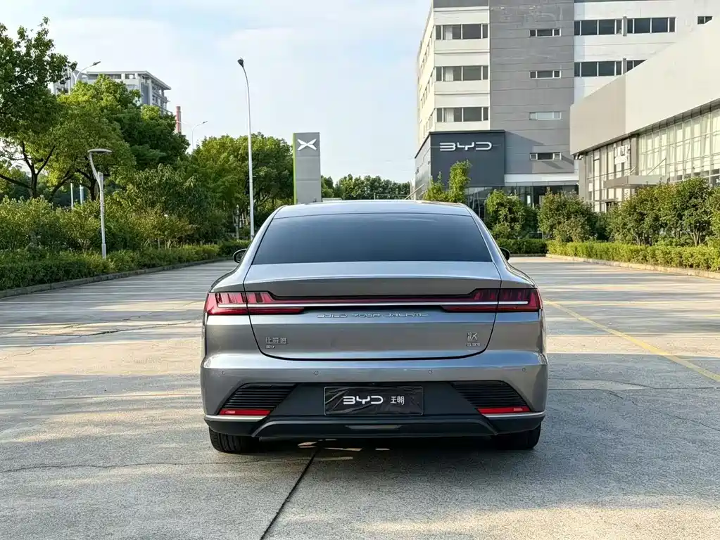 BYD Han — миниатюра 6