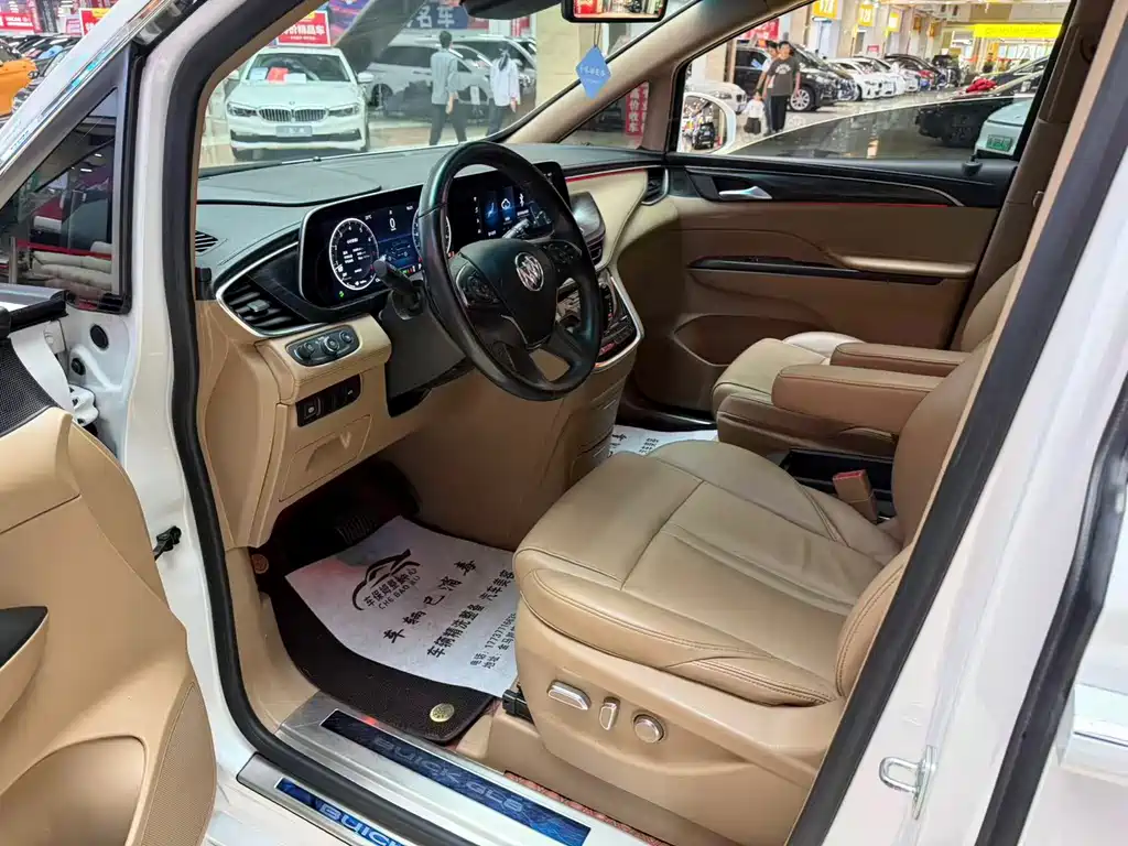 Buick GL8 — миниатюра 8