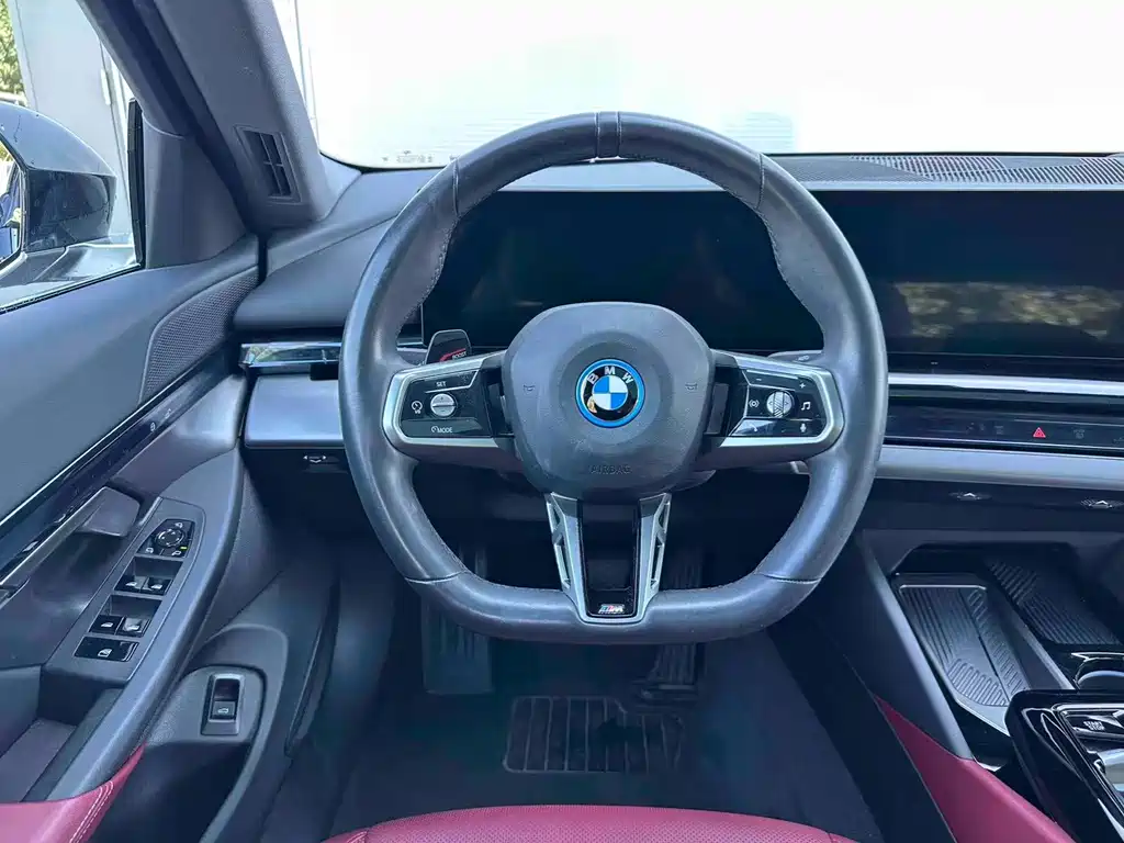 BMW i5 — миниатюра 11