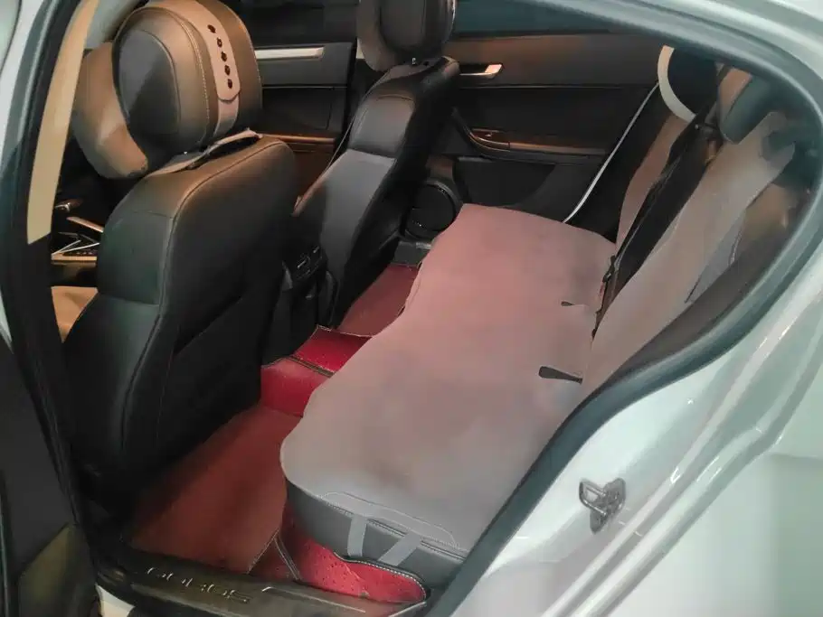 Qoros Qoros 3 — миниатюра 11
