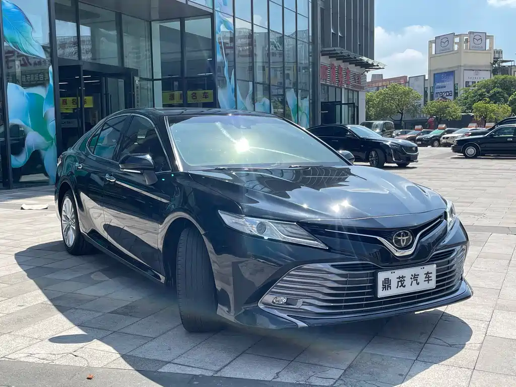 Toyota Camry — миниатюра 8