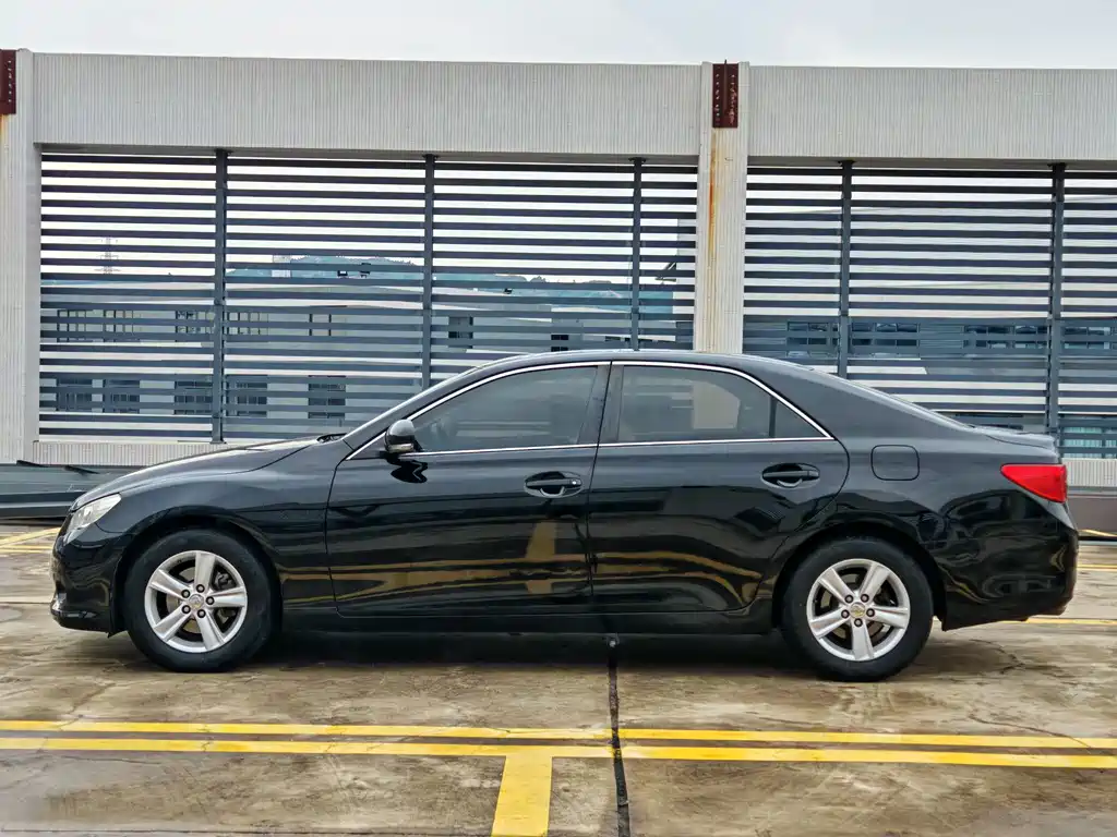 Toyota Reiz — миниатюра 4