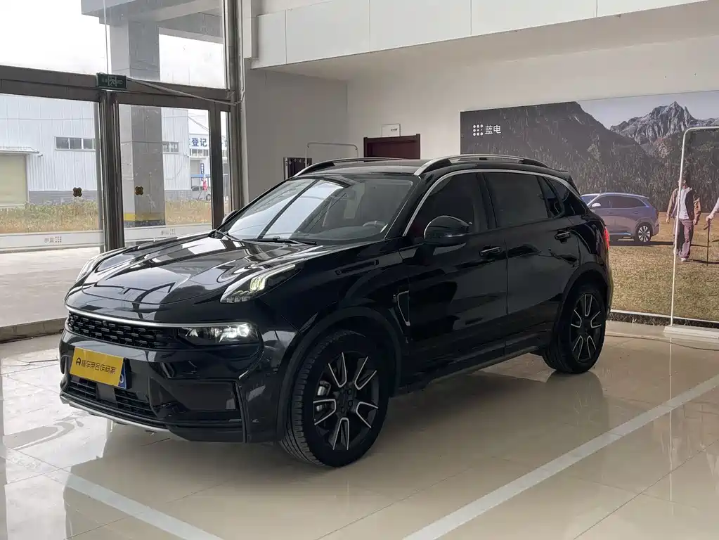 Купить Lynk & Co 01